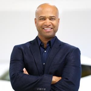 Alumnus and Board Trustee Ralph Gilles Talks to Car Design News about AI, the Metaverse and Zen Interiors