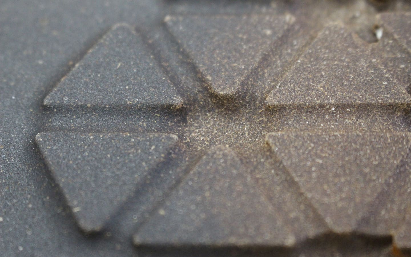 Example of the thermo-plastic mold being shaped to an object