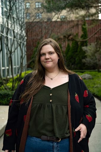 Headshot of Katherine Savelle