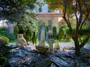 virgin mary garden statue